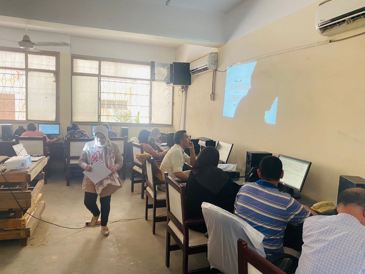 في إطار الجهود المبذولة من السيد/ أنور فوزى رئيس مصلحة الضرائب العقارية لرفع كفاءة موظفي المصلحة قامت الإدارة العامة للتقدير والربط والإدارة العامة للمكتب الفني بديوان عام المصلحة بالتعاون مع الإدارة المركزية للحاسب الآلي ونظم المعلومات 