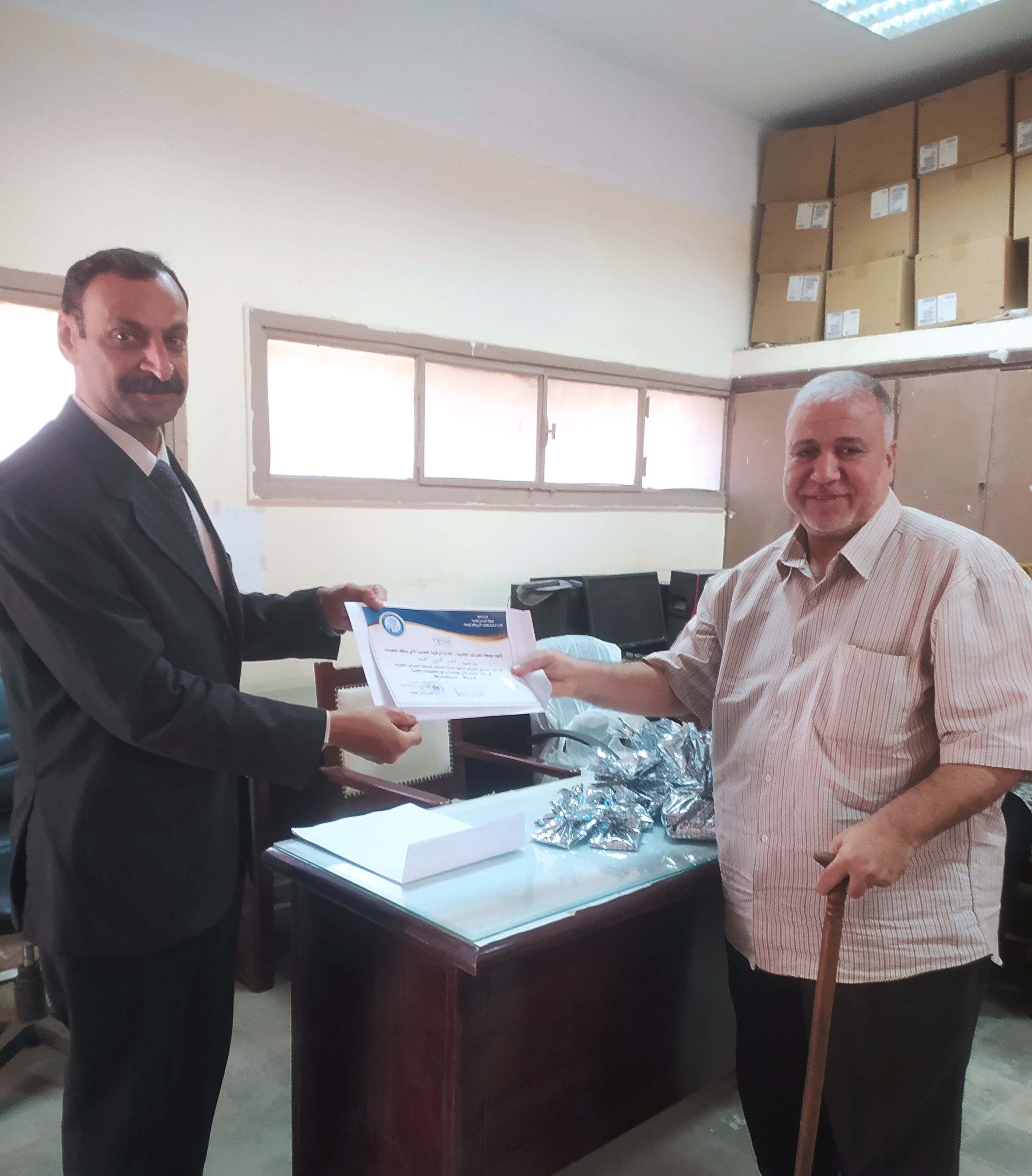 عقد دورات تدريبية فى مجال الحاسب الآلى  لمجموعة برامج التطبيقات المكتبية  ( Windows  , Word  , Excel  ) للسادة العاملين بالإدارة المركزية للحاسب الآلي  و معهد المحصلين والصيارف بالجهود الذاتية 